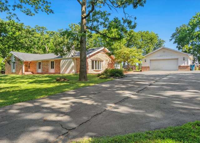 Property at 3015 W Bridlewood Trl, Ozark, MO 65721, 3 beds, 2.5 baths