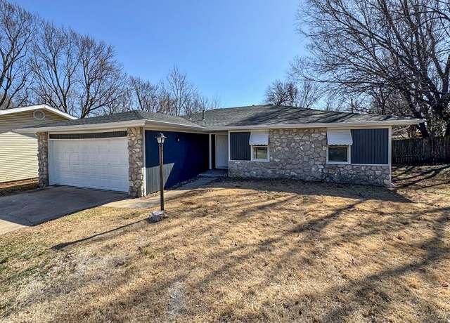 Property at 1638 W Berkeley St, Springfield, MO 65807, 4 beds, 2 baths