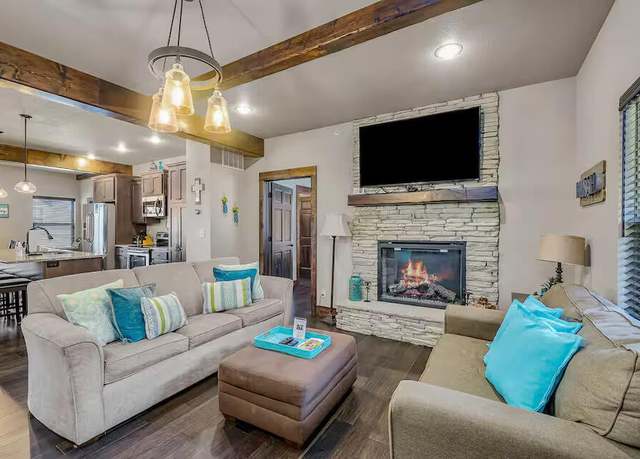 Property at 2290 Indian Point Rd Unit B, Branson, MO 65616, 8 beds, 6 baths