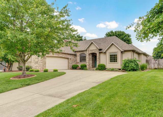 Property at 382 S Yellowwood Dr, Springfield, MO 65809, 4 beds, 3 baths