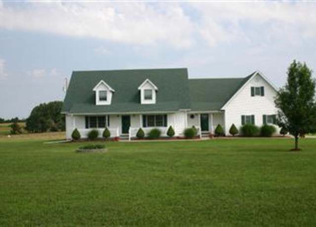 Property at 3725 E Shelby Rd, Springfield, MO 65803, 4 beds, 3 baths