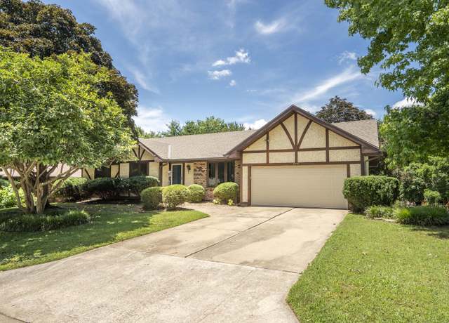 Property at 5751 S Kings Ave, Springfield, MO 65810, 4 beds, 3 baths