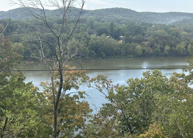 Property at 109 Cottage Ln, Cape Fair, MO 65624, 2 beds, 1.5 baths