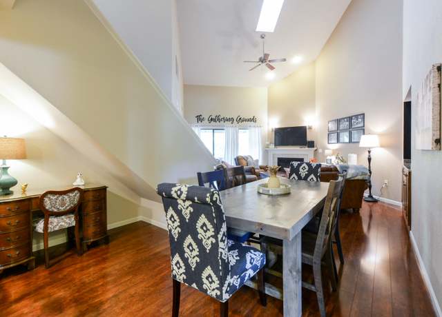 Property at 318 Wimbledon Dr #8, Branson, MO 65616, 4 beds, 3 baths