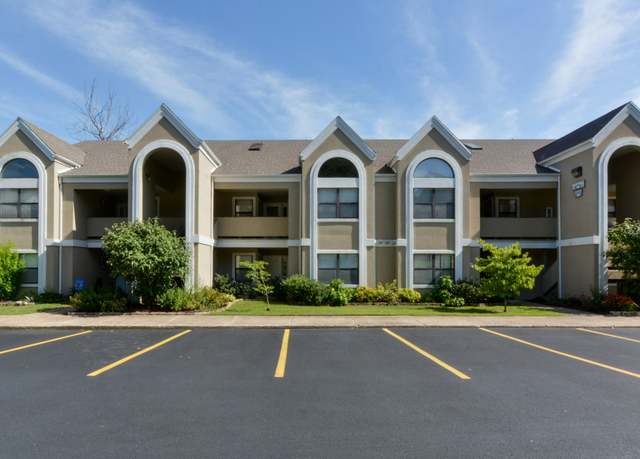 Property at 318 Wimbledon Dr #8, Branson, MO 65616, 4 beds, 3 baths