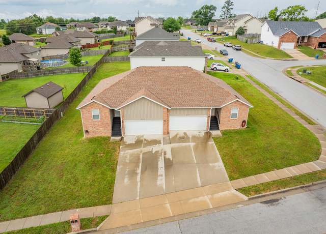 Property at 805-807 W Windmill Dr, Ozark, MO 65721, 6 beds, 4 baths
