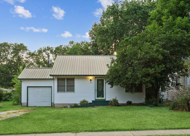 Property at 901 N West Ave, Springfield, MO 65802, 2 beds, 1 bath
