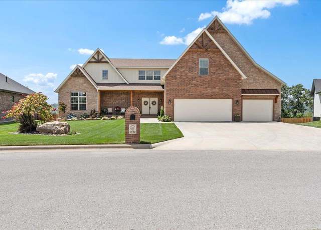Property at 1732 W Silver Oak Dr, Springfield, MO 65810, 5 beds, 3 baths