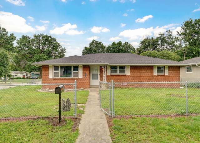 Property at 1532 E Wayland St, Springfield, MO 65804, 3 beds, 2 baths