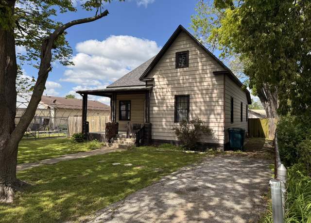 Property at 808 8th St, Monett, MO 65708, 2 beds, 1 bath