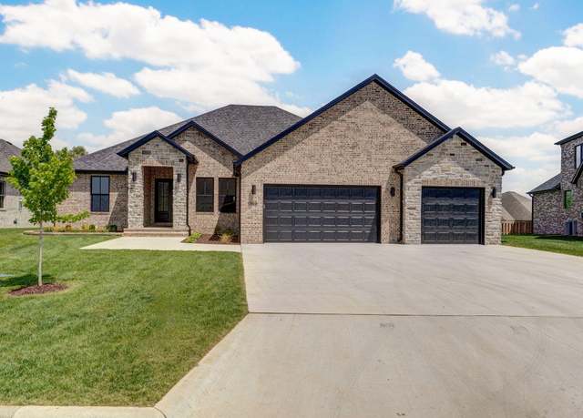 Property at 1698 N Marlowe Ave, Springfield, MO 65802, 4 beds, 2.5 baths