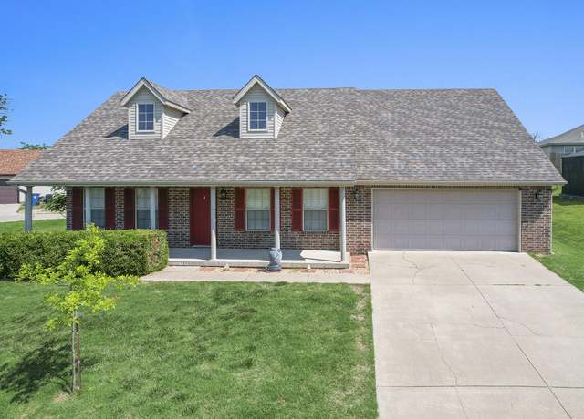 Property at 455 Holts Lake Dr, Branson, MO 65616, 3 beds, 2 baths