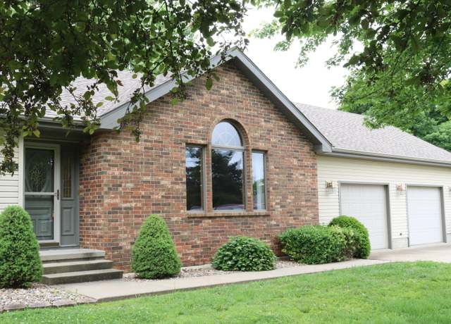 Property at 200 N Blair Dr, Stockton, MO 65785, 3 beds, 2 baths