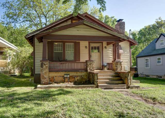 Property at 225 E Portland St, Springfield, MO 65807, 2 beds, 1 bath