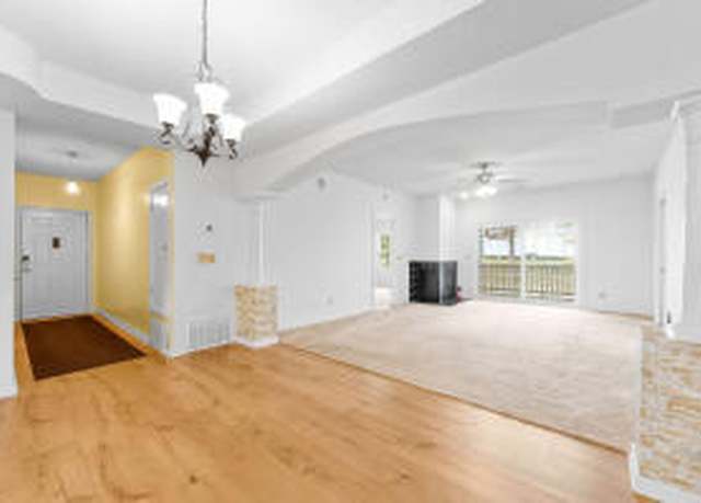 Property at 280 Woodland Dr W Unit 1a, Branson, MO 65616, 3 beds, 2 baths