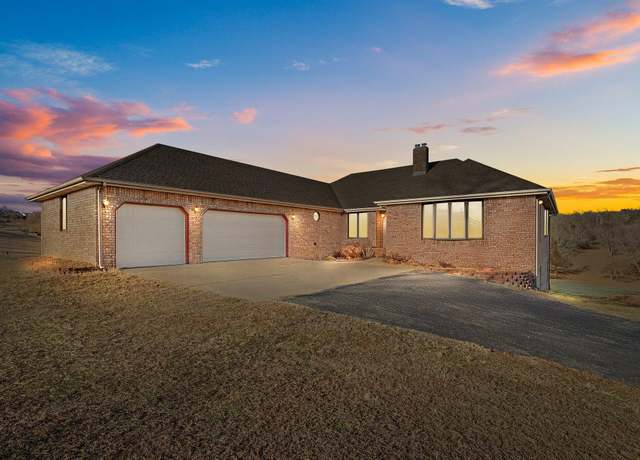Property at 785 E River Bluff Dr, Ozark, MO 65721, 6 beds, 3 baths