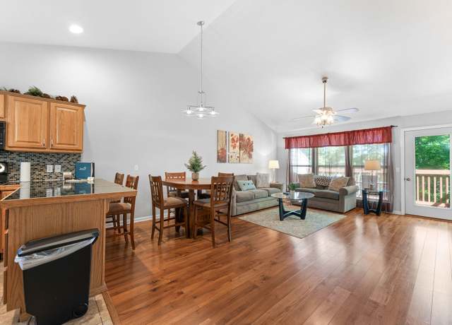 Property at 144 Oak Ln #144, Branson West, MO 65737, 2 beds, 2.5 baths