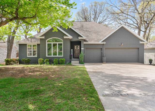 Property at 840 E Gaslight Dr, Springfield, MO 65810, 5 beds, 3 baths