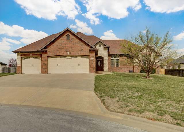 Property at 4659 E Hidden Oak Pl, Springfield, MO 65802, 4 beds, 3 baths