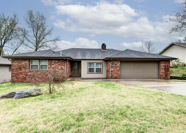 Property at 2634 W Roxbury St, Springfield, MO 65807, 3 beds, 2 baths