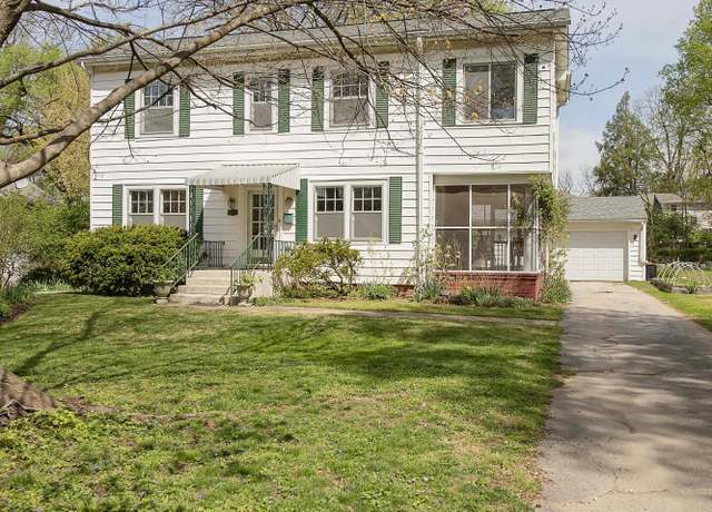Property at 1337 E Delmar St, Springfield, MO 65804, 3 beds, 1.5 baths