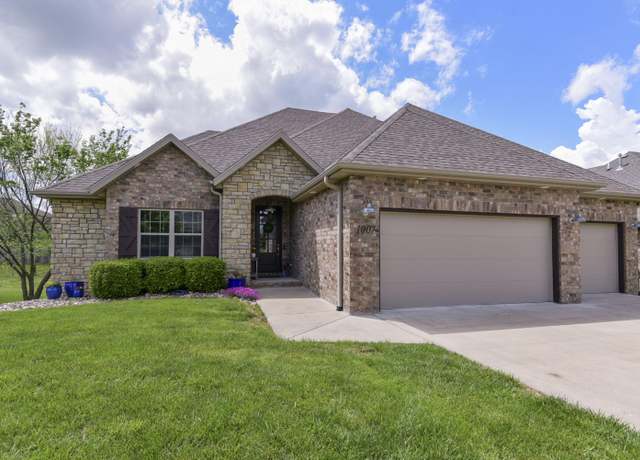 Property at 1007 N 22nd Ave, Ozark, MO 65721, 4 beds, 3 baths
