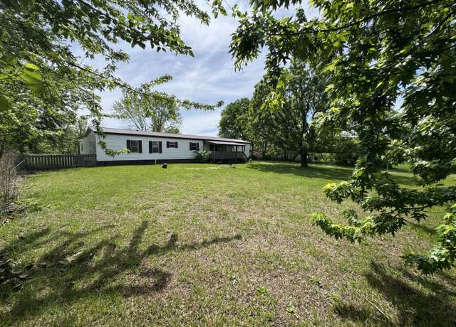 Property at 18904 State Highway 38, Marshfield, MO 65706, 5 beds, 2 baths