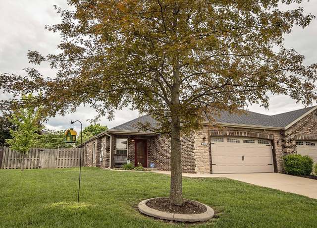 Property at 824 E Crystal Ave, Nixa, MO 65714, 3 beds, 2 baths
