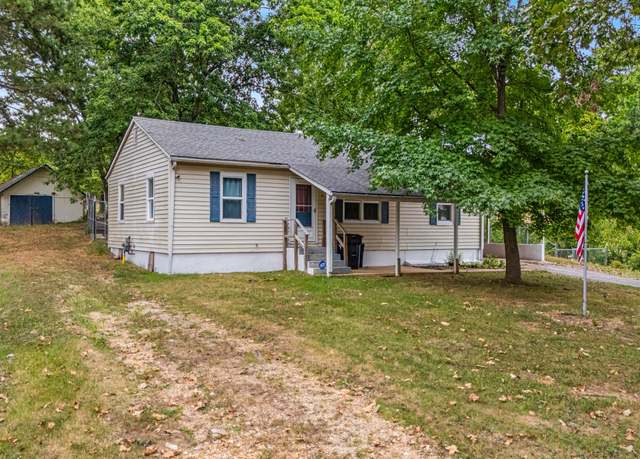 Property at 623 Sesson St, West Plains, MO 65775, 3 beds, 2 baths