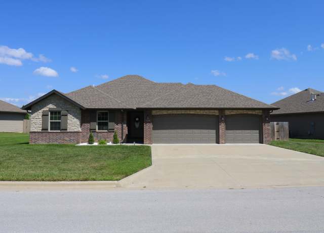 Property at 1224 S Mulberry Ave, Springfield, MO 65802, 4 beds, 2 baths