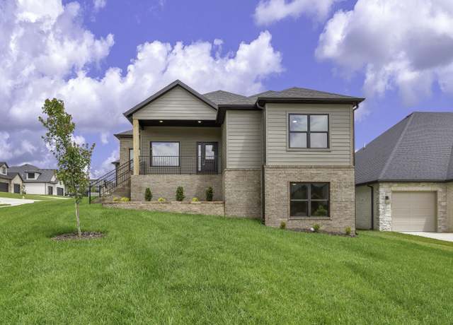 Property at 702 S Thornridge Dr, Springfield, MO 65809, 4 beds, 3 baths