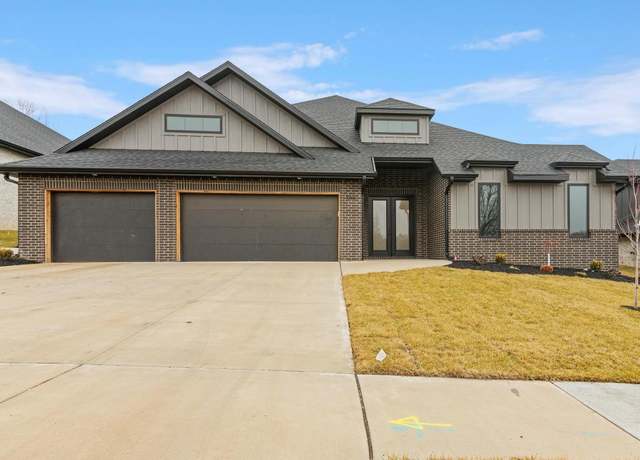 Property at 3941 E Woodhue St, Springfield, MO 65802, 4 beds, 3.5 baths