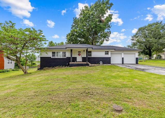 Property at 419 Harrison St, Nixa, MO 65714, 2 beds, 1.5 baths