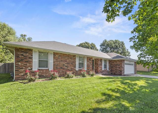 Property at 6839 W Dogwood St, Springfield, MO 65802, 3 beds, 2 baths