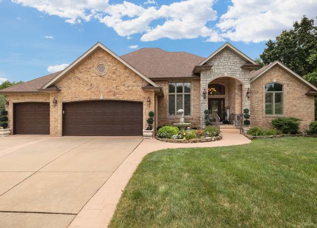 Property at 1122 W Oakville Rd, Springfield, MO 65810, 5 beds, 3.5 baths