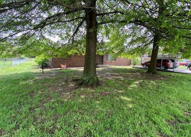 Property at 1004 S Hudson Ave, Aurora, MO 65605, 3 beds, 1.5 baths