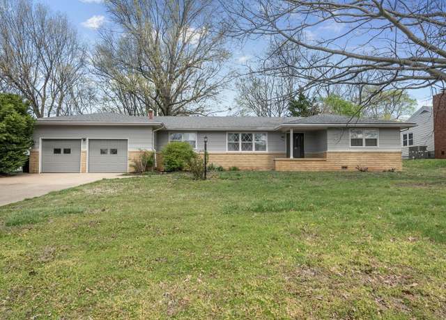 Property at 1439 E Mcclernon St, Springfield, MO 65803, 4 beds, 3 baths
