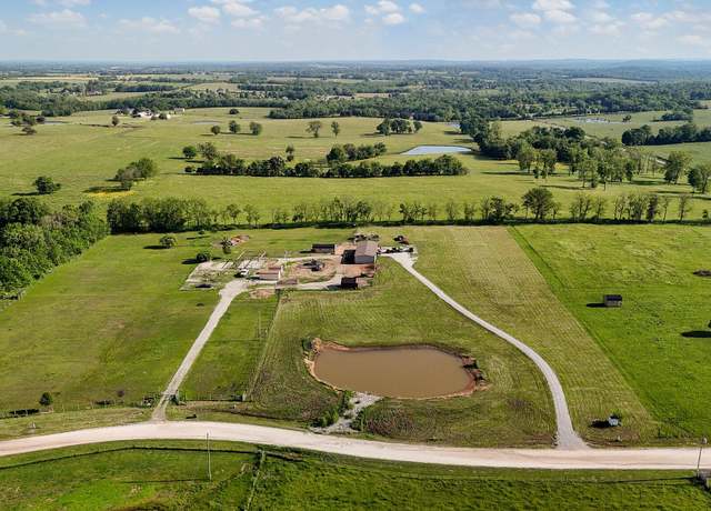 Property at 1579 E 496th Rd, Bolivar, MO 65613, 4 beds, 2 baths
