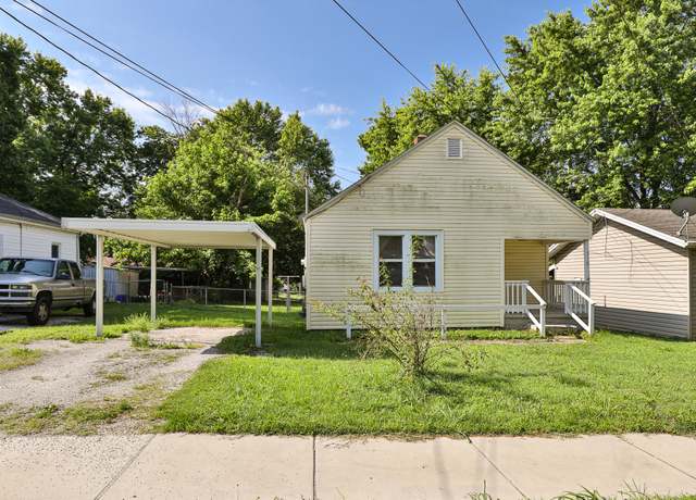Property at 916 W Woodlawn St, Springfield, MO 65803, 2 beds, 1 bath
