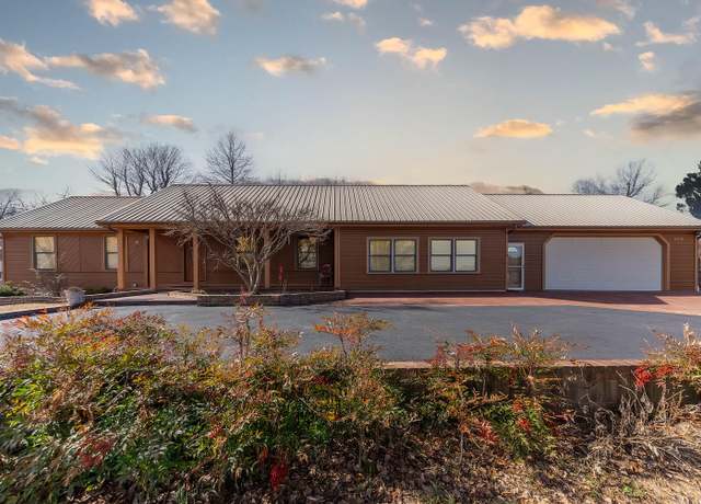 Property at 301 Nettleton Ave, Thayer, MO 65791, 4 beds, 2.5 baths