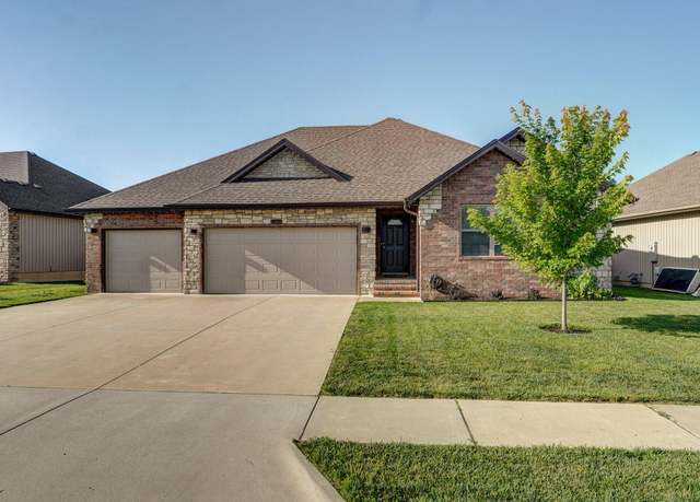 Property at 866 E Dyann Dr, Nixa, MO 65714, 3 beds, 2 baths