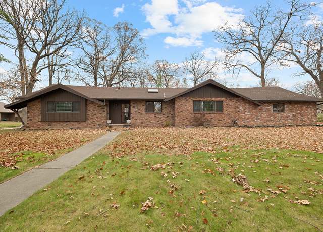 Property at 307 E Besse St, Nixa, MO 65714, 3 beds, 2 baths