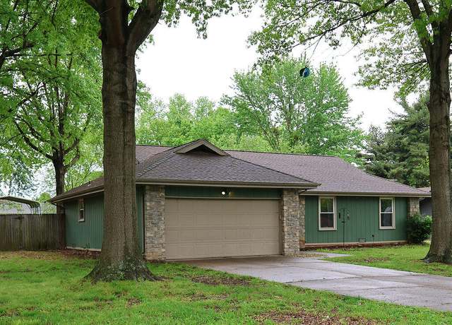 Property at 4510 S Ridgecrest Dr, Springfield, MO 65810, 3 beds, 2 baths