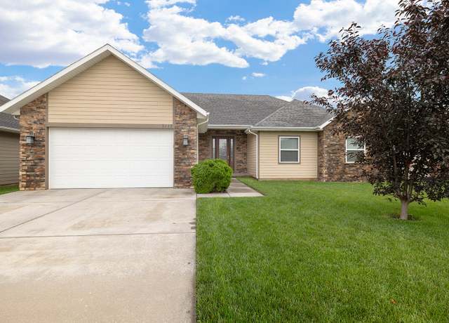 Property at 3117 N Albertha Ave, Springfield, MO 65803, 3 beds, 2 baths