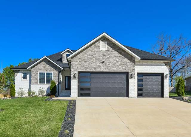 Property at 1329 W Gaslight Dr, Springfield, MO 65810, 4 beds, 2 baths