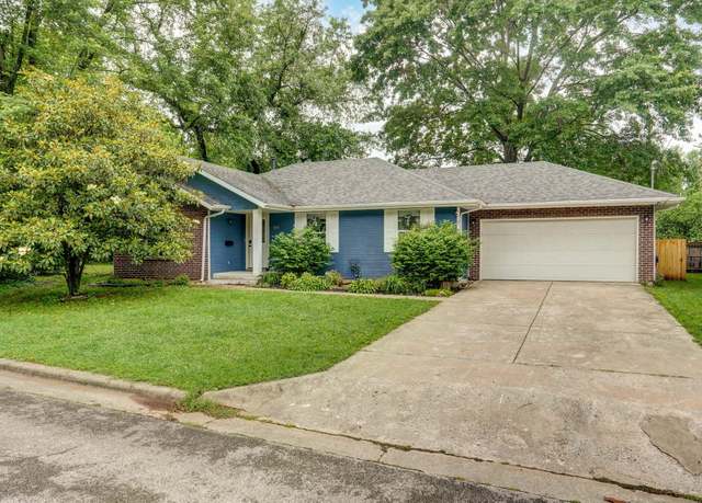 Property at 1717 S Robberson Ave, Springfield, MO 65807, 3 beds, 2 baths
