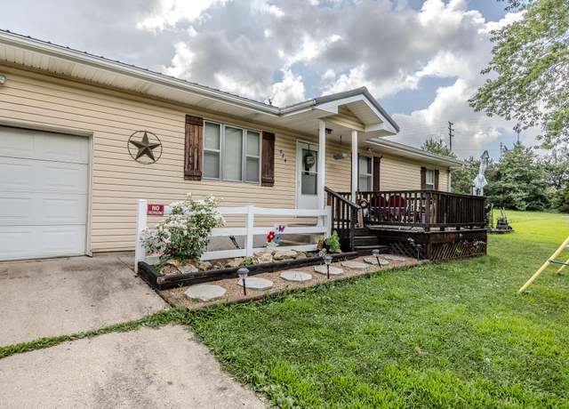 Property at 824 S Vine St, Marshfield, MO 65706, 3 beds, 1 bath