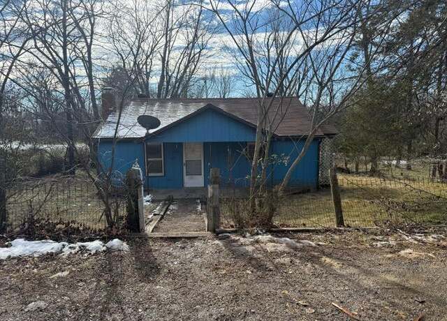 Property at 627 East 3rd St, Mountain View, MO 65548, 2 beds, 1 bath