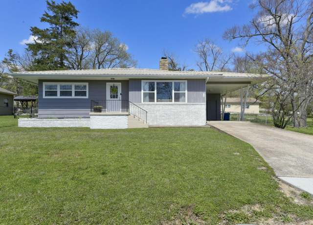 Property at 256 Sherry Ln, Branson, MO 65616, 2 beds, 1 bath