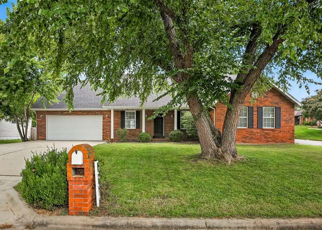 Property at 430 S Devonshire St, Nixa, MO 65714, 3 beds, 2 baths
